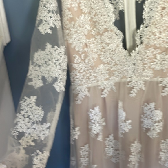 Fun bridal dress for after party or beach wedding ! Soieblu size Med - Picture 2 of 12